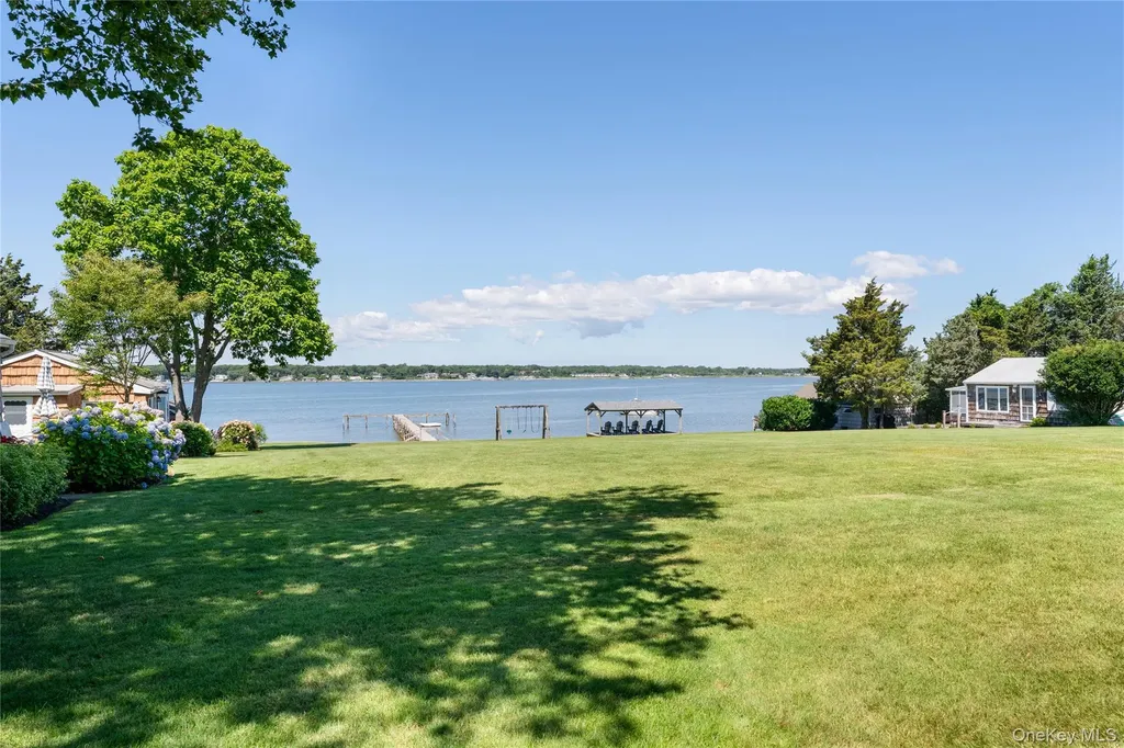 46 Rampasture Road Hampton Bays NY 11946