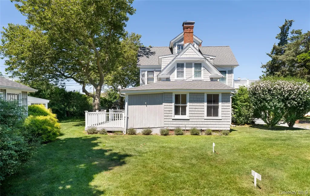 46 Rampasture Road Hampton Bays NY 11946