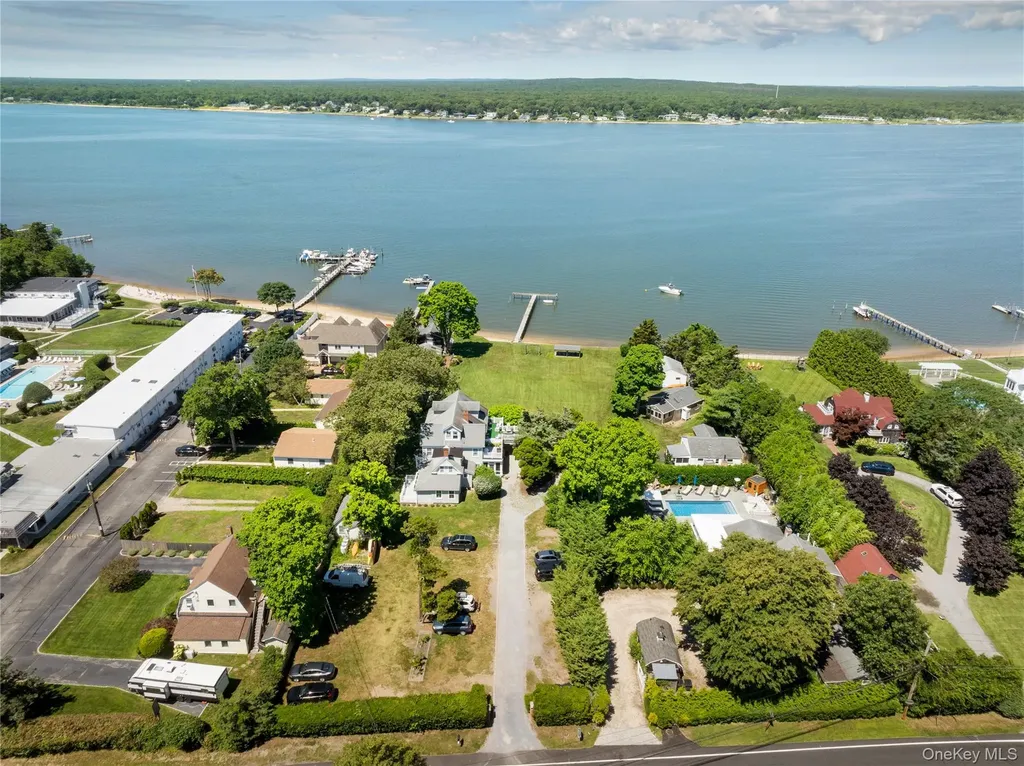 46 Rampasture Road Hampton Bays NY 11946