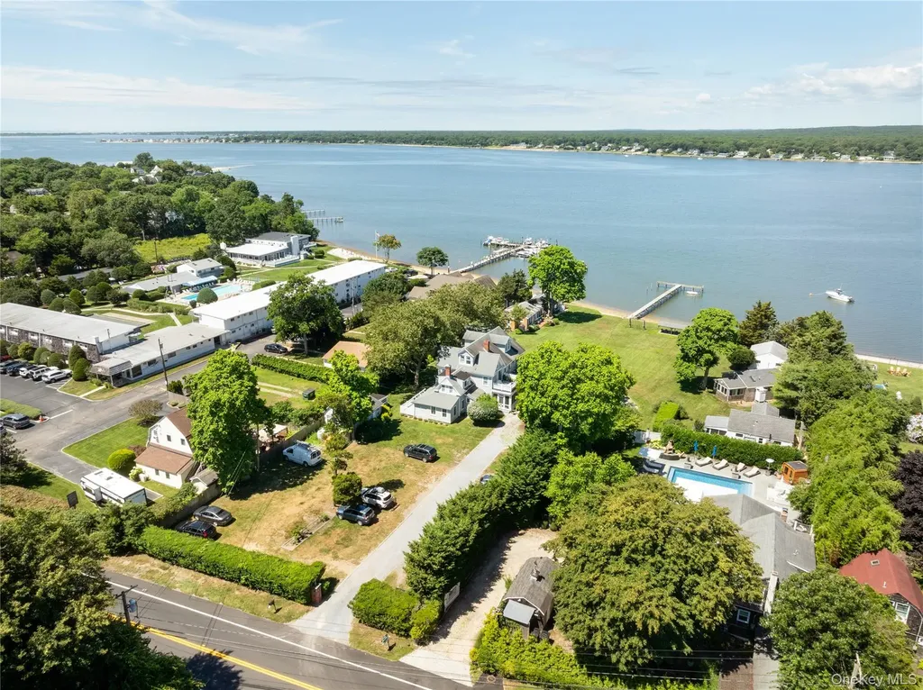 46 Rampasture Road Hampton Bays NY 11946