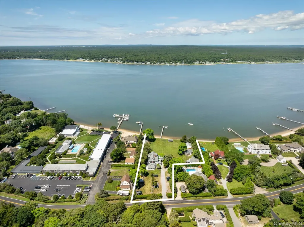 46 Rampasture Road Hampton Bays NY 11946