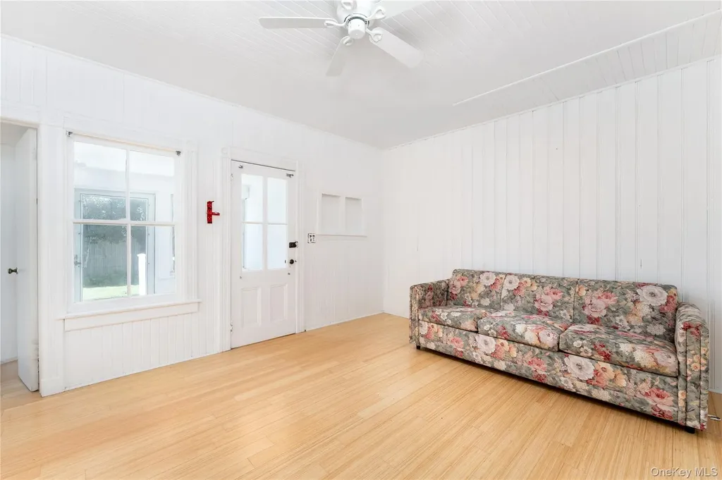 46 Rampasture Road Hampton Bays NY 11946
