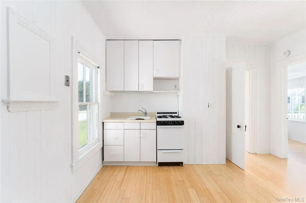 46 Rampasture Road Hampton Bays NY 11946