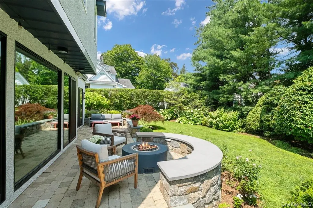 21 Orchard Road Larchmont NY 10538