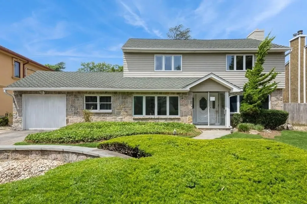 1554 Hewlett Heath Road Hewlett NY 11557