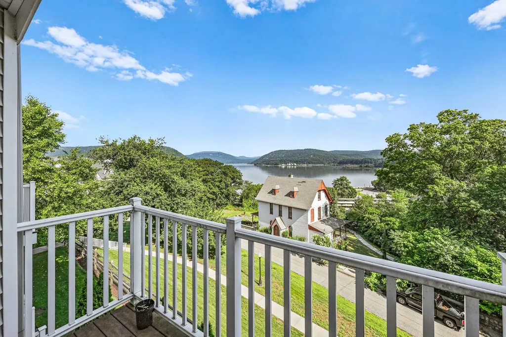 422 Northview Court Peekskill NY 10566