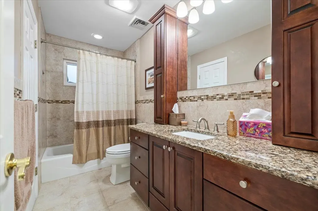 2575 Mariners Avenue Wantagh NY 11793
