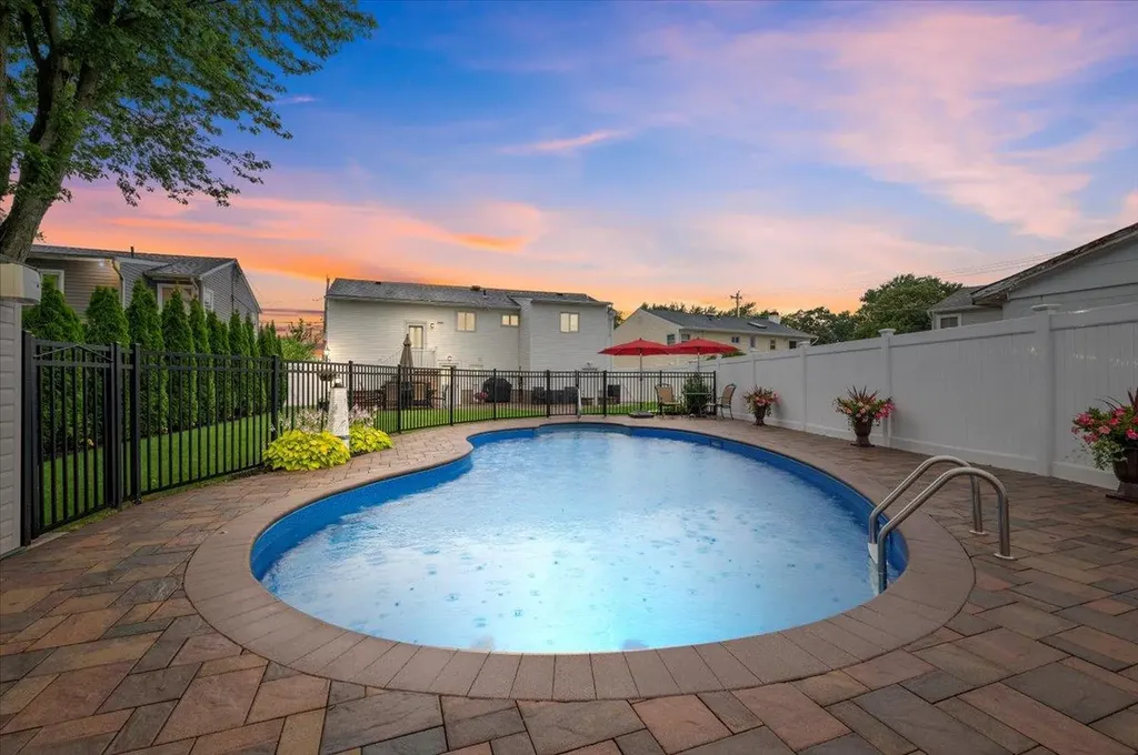 2575 Mariners Avenue Wantagh NY 11793