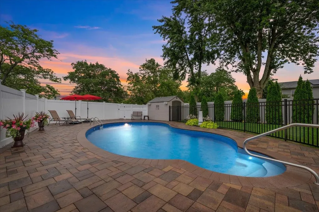 2575 Mariners Avenue Wantagh NY 11793