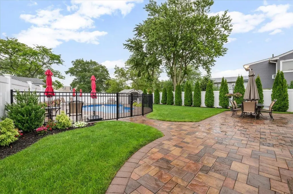 2575 Mariners Avenue Wantagh NY 11793