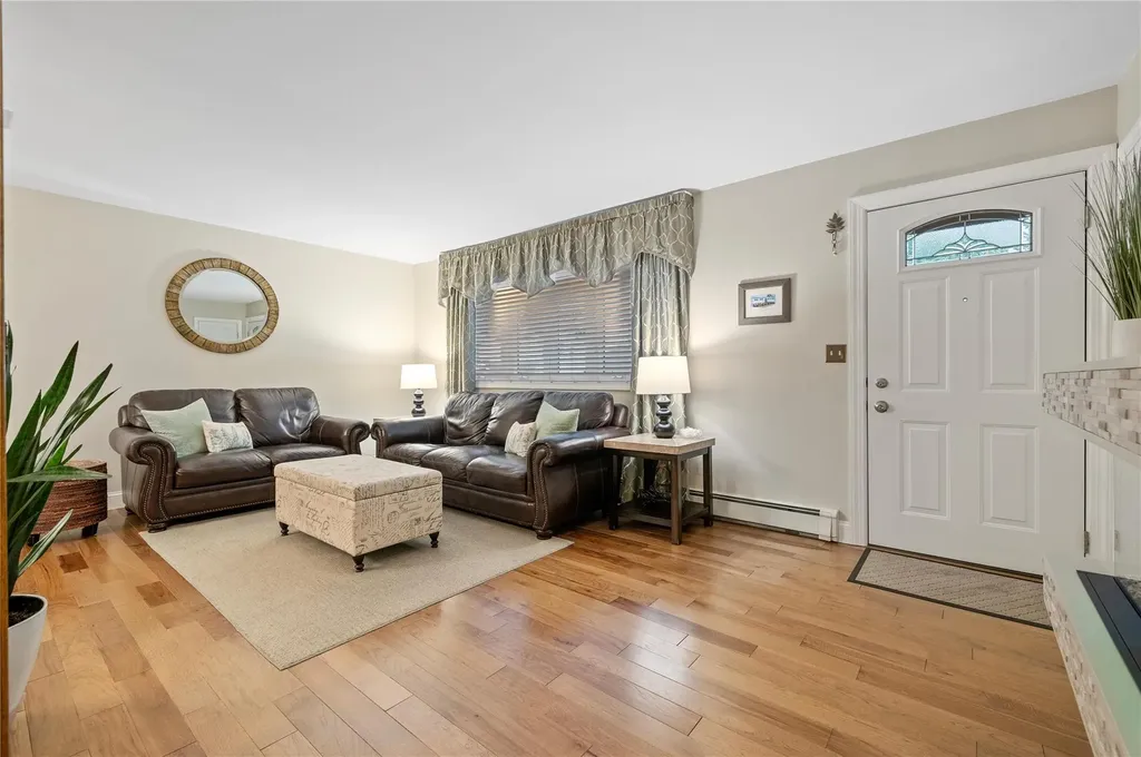 2575 Mariners Avenue Wantagh NY 11793