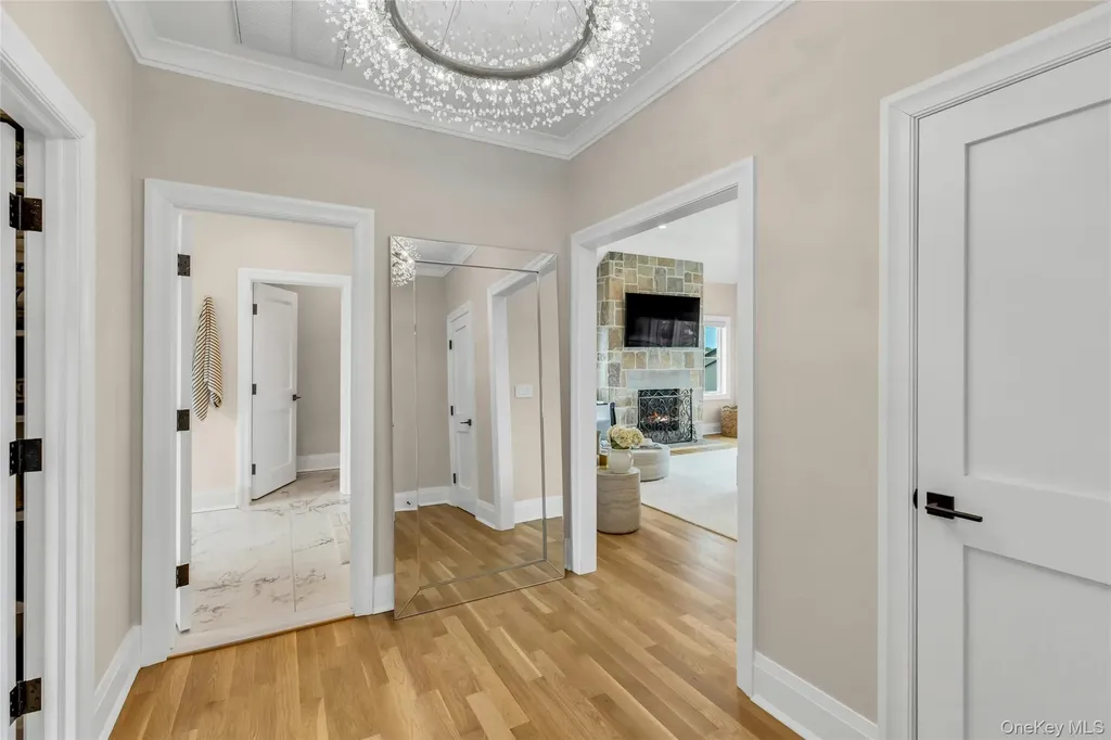 52 Concourse E Brightwaters NY 11718
