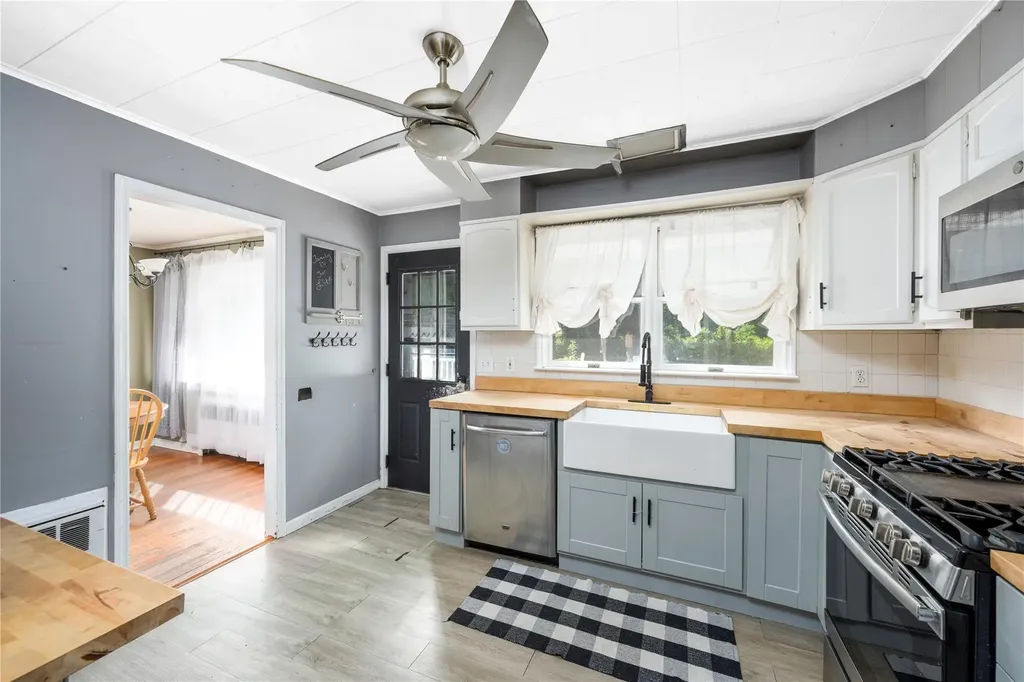12 Van Steuben Road Fishkill NY 12524