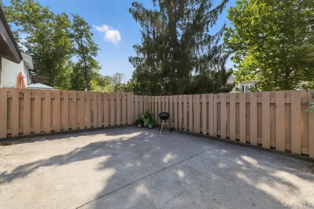53 Sunny Brook Circle Highland NY 12528