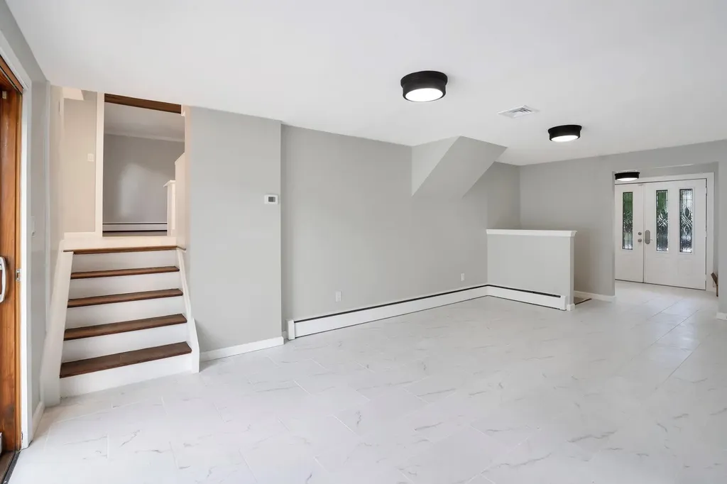 1815 Echo Place Merrick NY 11566