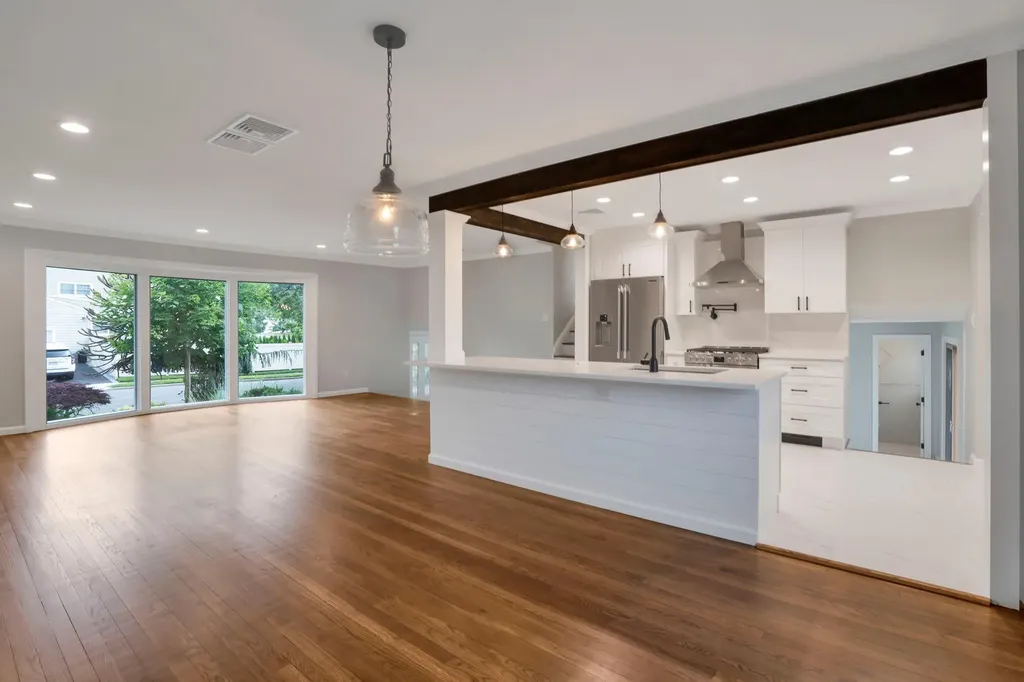 1815 Echo Place Merrick NY 11566