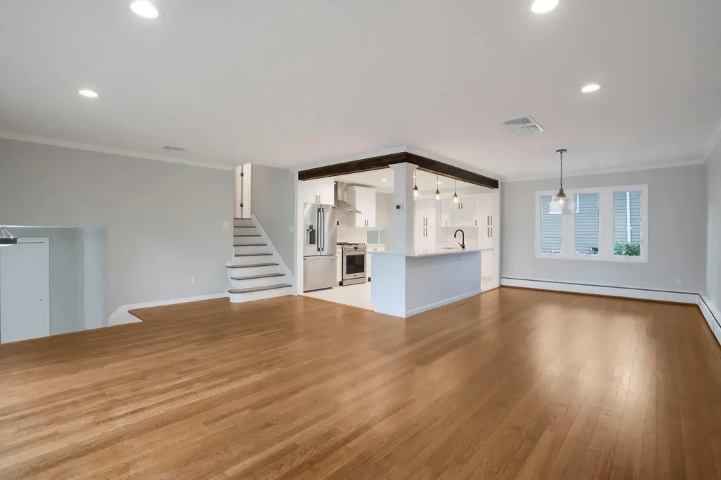 1815 Echo Place Merrick NY 11566