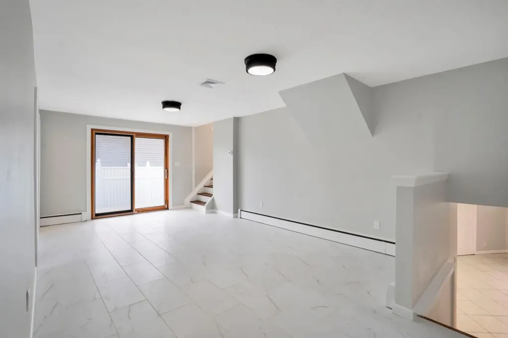 1815 Echo Place Merrick NY 11566