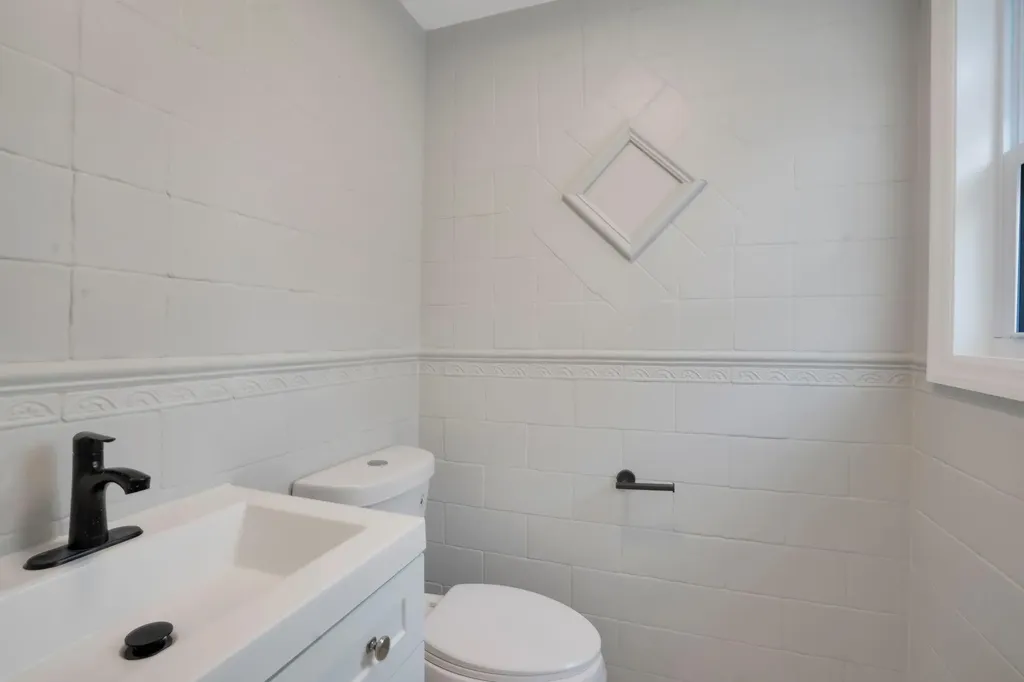1815 Echo Place Merrick NY 11566