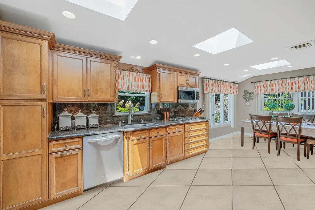 59 Lindron Avenue Smithtown NY 11787