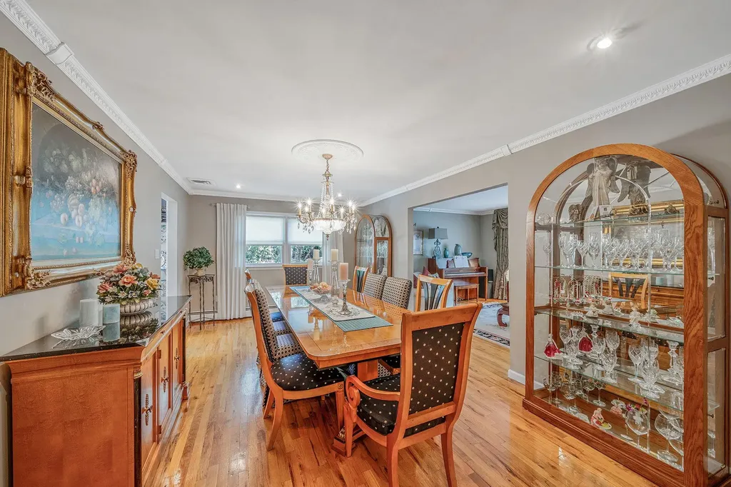 59 Lindron Avenue Smithtown NY 11787