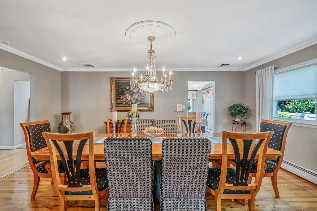59 Lindron Avenue Smithtown NY 11787