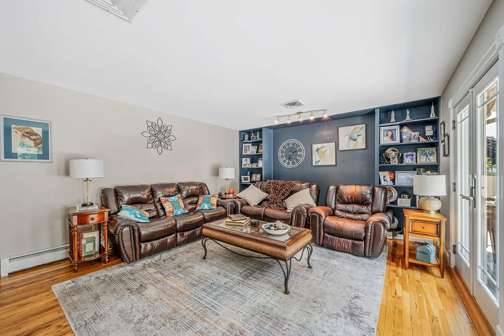 59 Lindron Avenue Smithtown NY 11787