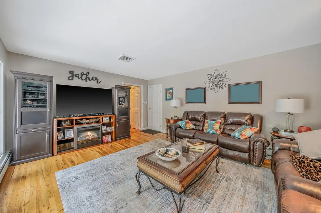 59 Lindron Avenue Smithtown NY 11787