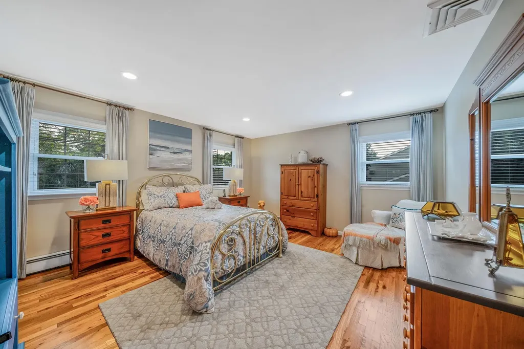 59 Lindron Avenue Smithtown NY 11787