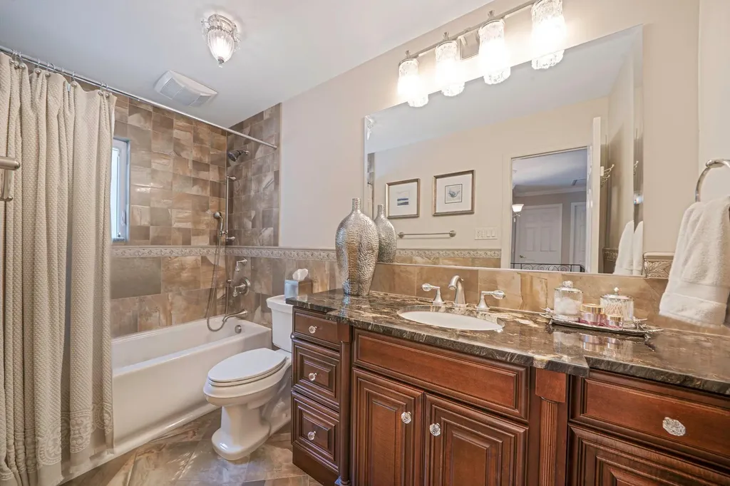 59 Lindron Avenue Smithtown NY 11787