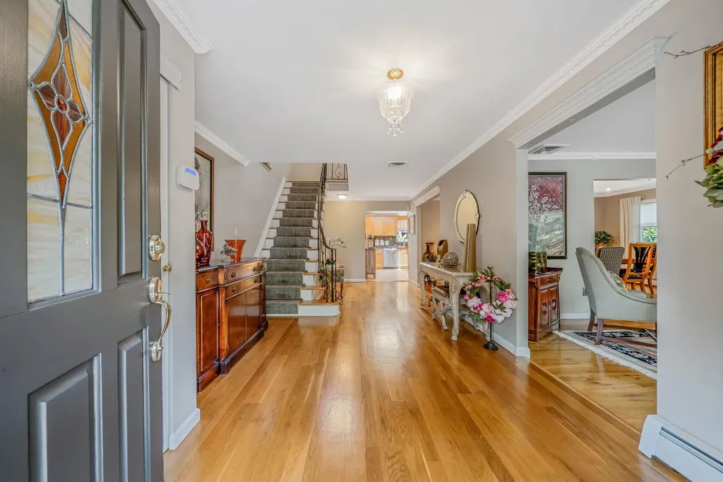 59 Lindron Avenue Smithtown NY 11787