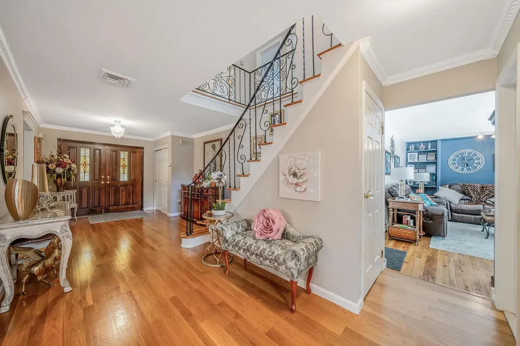 59 Lindron Avenue Smithtown NY 11787