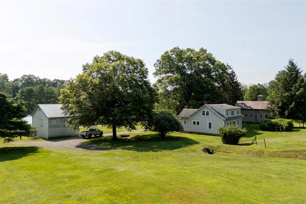 77 Old Post Road Rhinebeck NY 12572