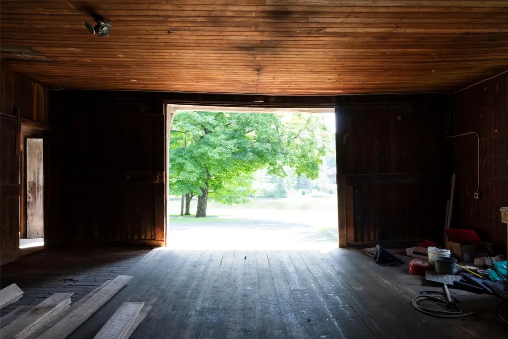 77 Old Post Road Rhinebeck NY 12572