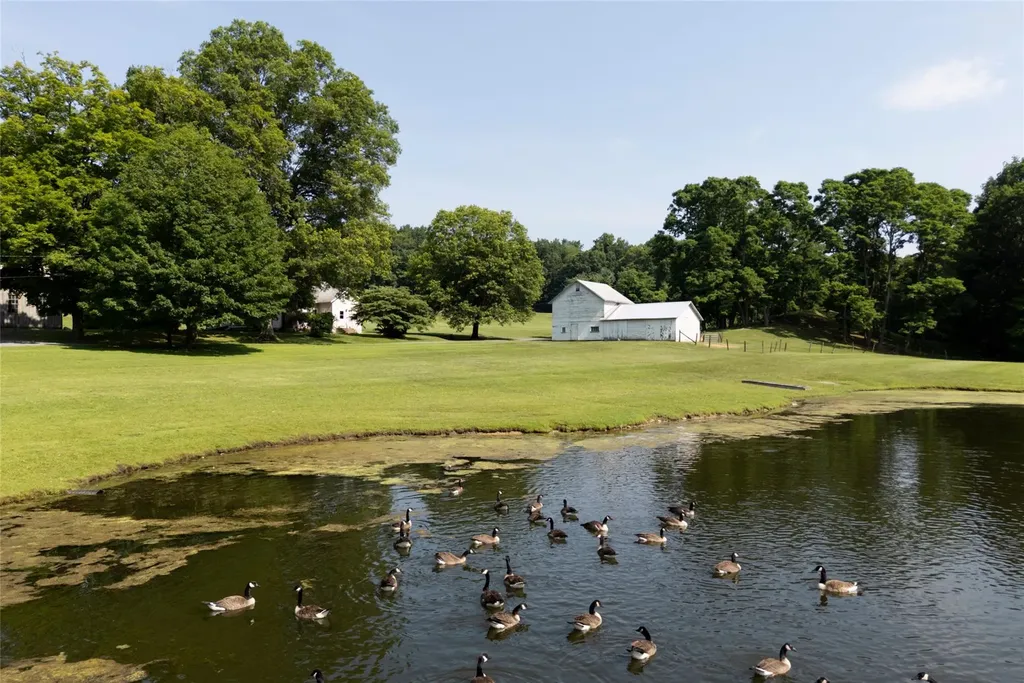 77 Old Post Road Rhinebeck NY 12572