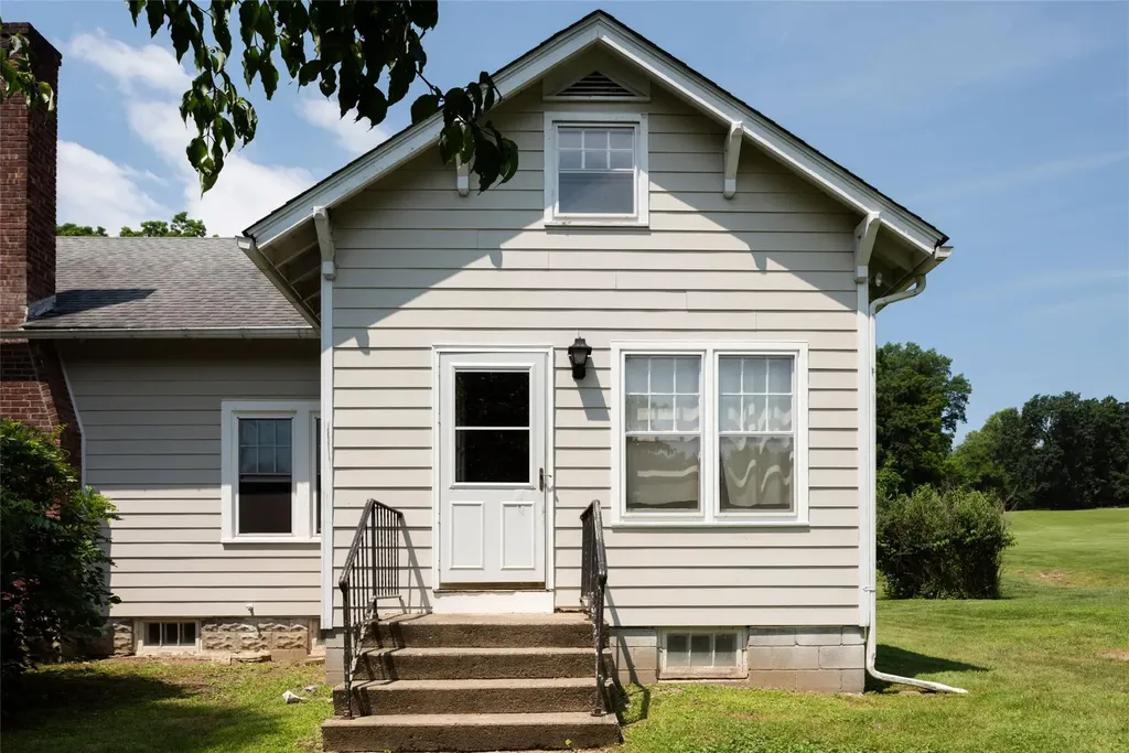 77 Old Post Road Rhinebeck NY 12572