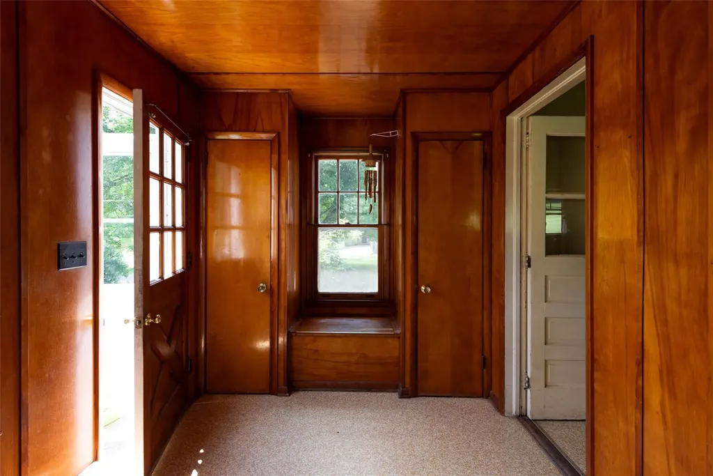 77 Old Post Road Rhinebeck NY 12572