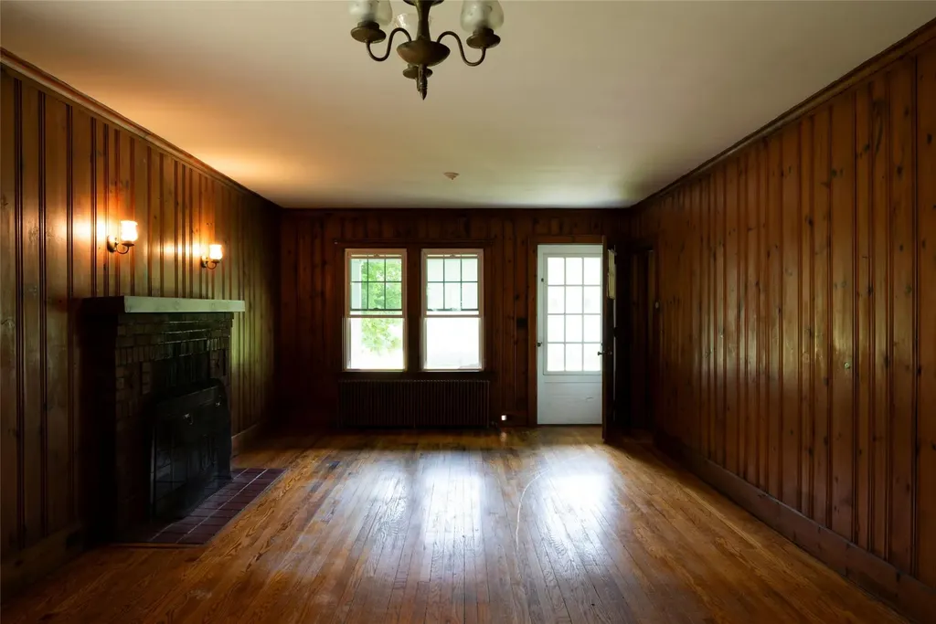 77 Old Post Road Rhinebeck NY 12572