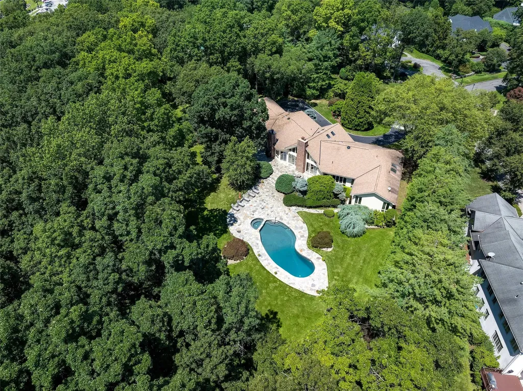 10 Old Woods Drive Harrison NY 10528