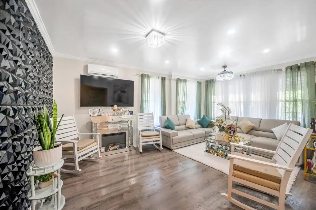 654 Schenck Avenue Brooklyn NY 11207