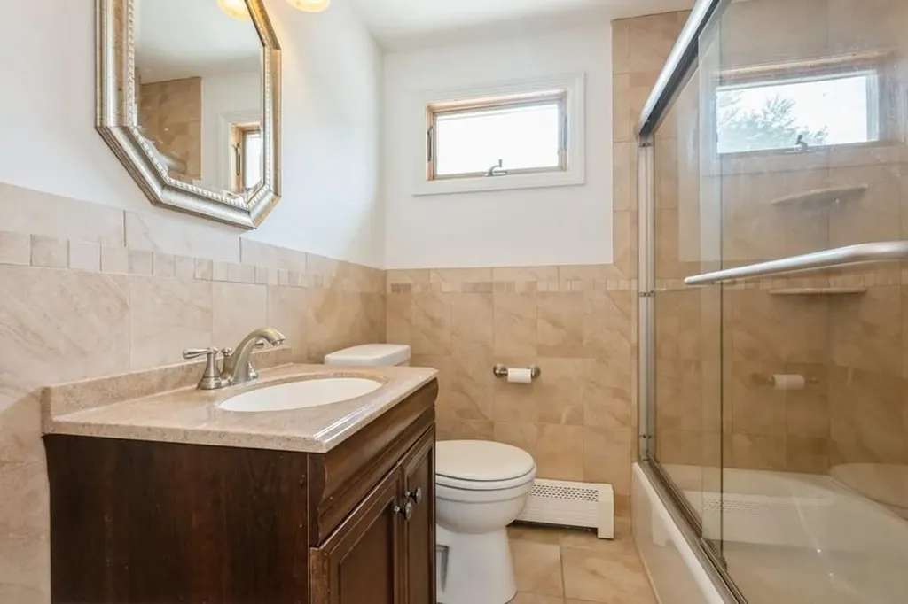 2543 Bayview Avenue Wantagh NY 11793
