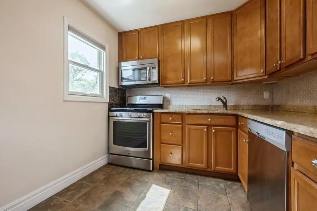 2543 Bayview Avenue Wantagh NY 11793