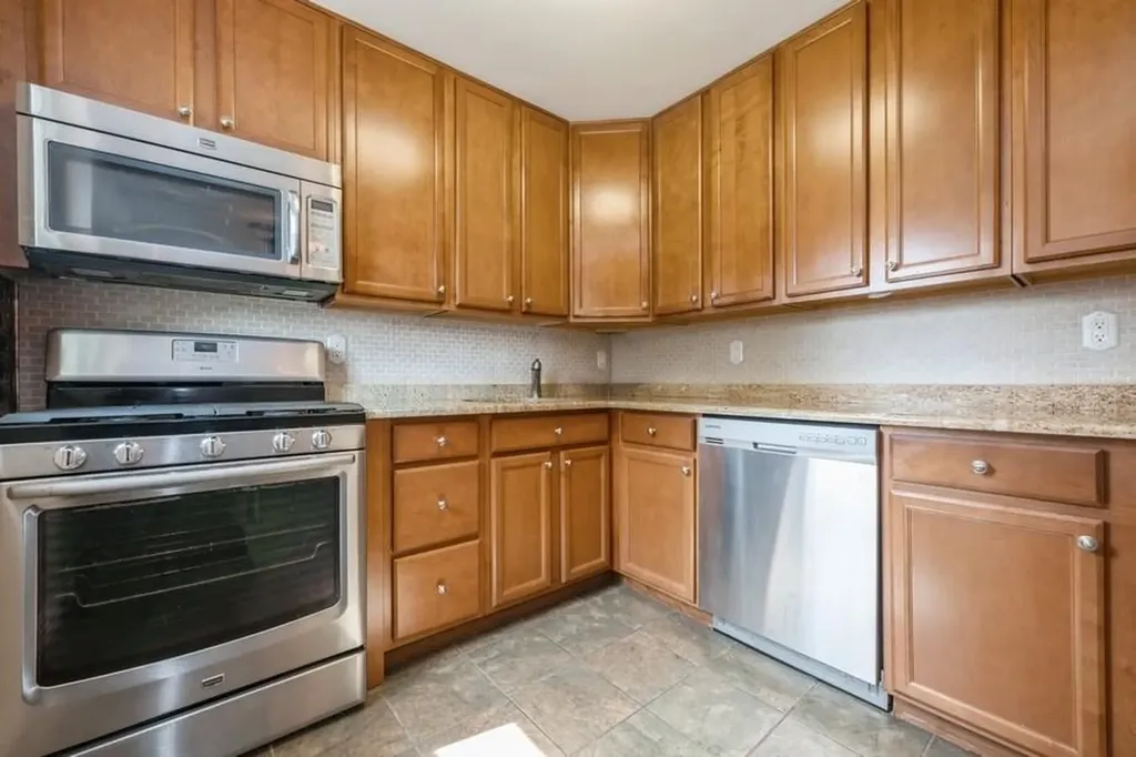 2543 Bayview Avenue Wantagh NY 11793