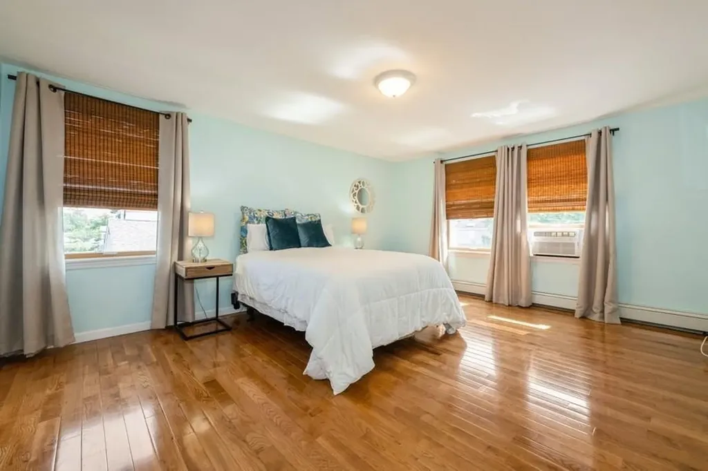 2543 Bayview Avenue Wantagh NY 11793