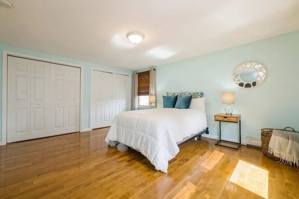 2543 Bayview Avenue Wantagh NY 11793