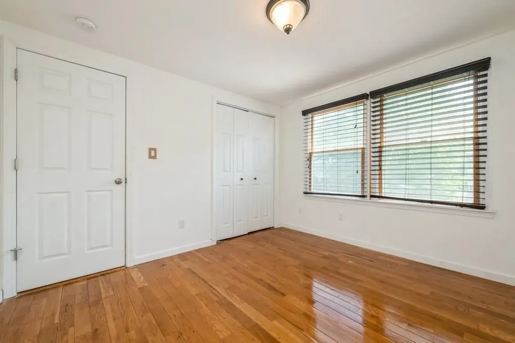 2543 Bayview Avenue Wantagh NY 11793