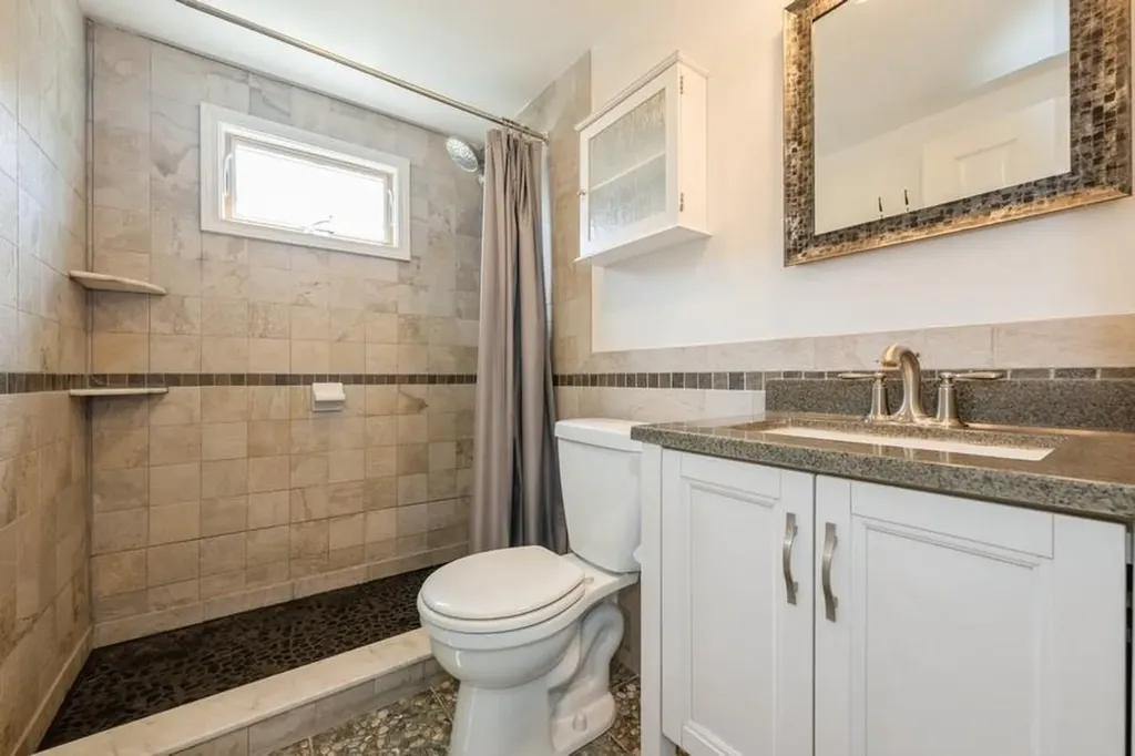 2543 Bayview Avenue Wantagh NY 11793