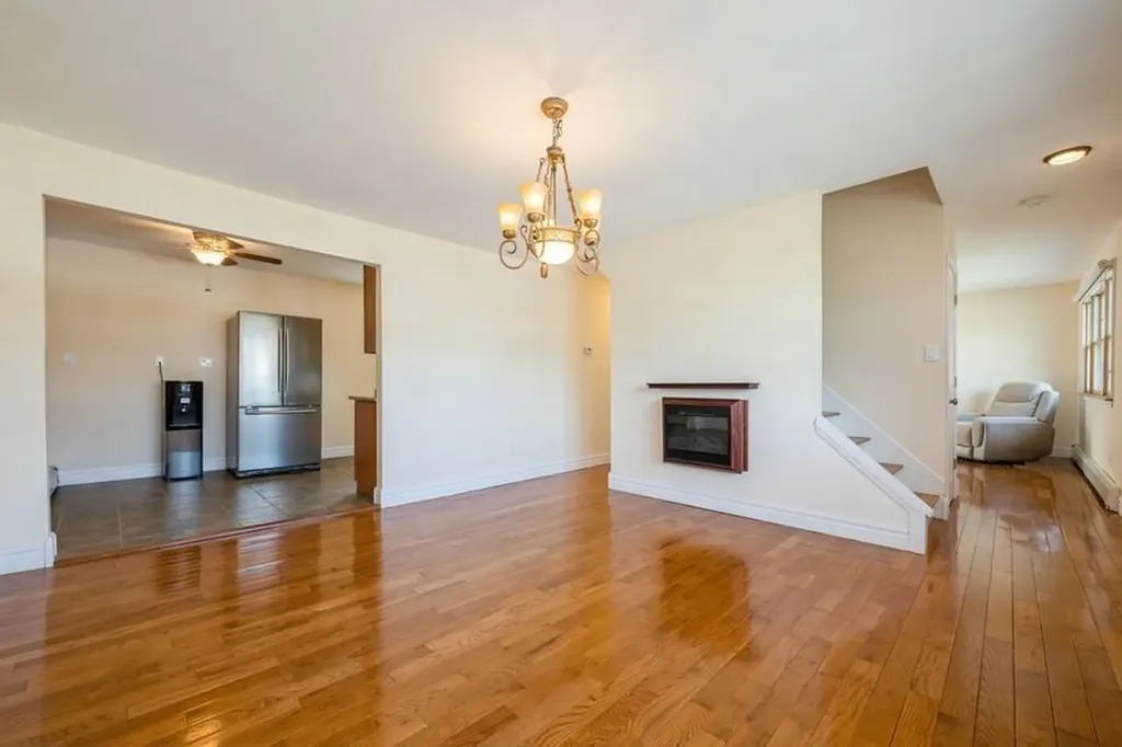 2543 Bayview Avenue Wantagh NY 11793