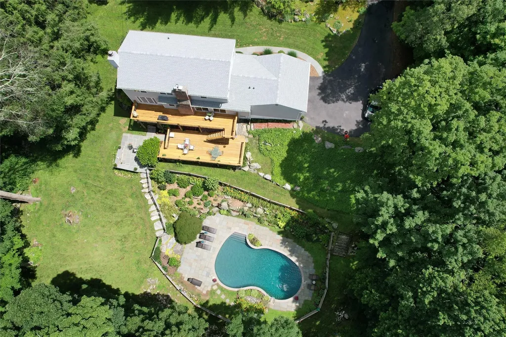 233 Upper Shad Road Pound Ridge NY 10576