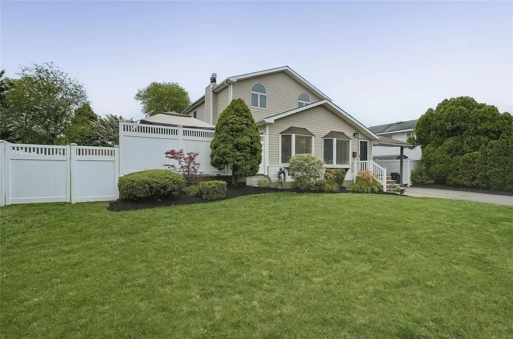 70 Hayrick Lane Commack NY 11725